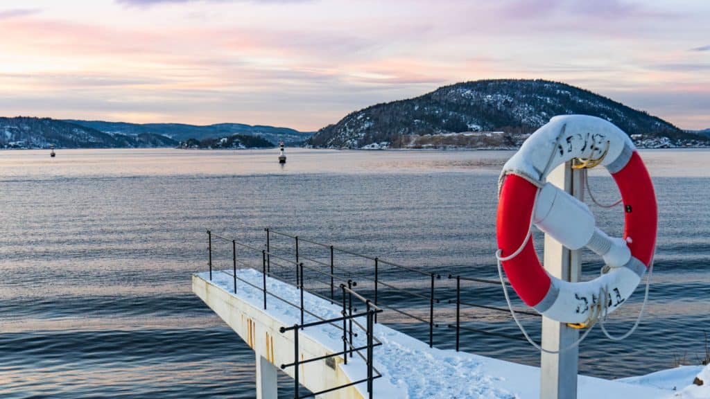 Livbøye og 5-meter om vinteren og fjord