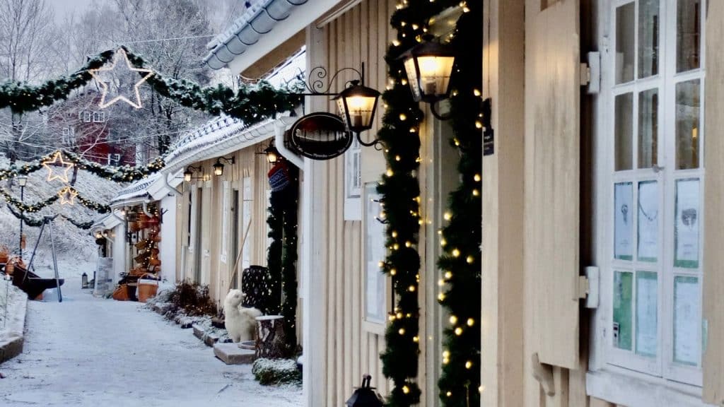 Vinter og jul i handlegata på Bærums Verk